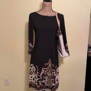 Long sleeve dress with print on the bottom